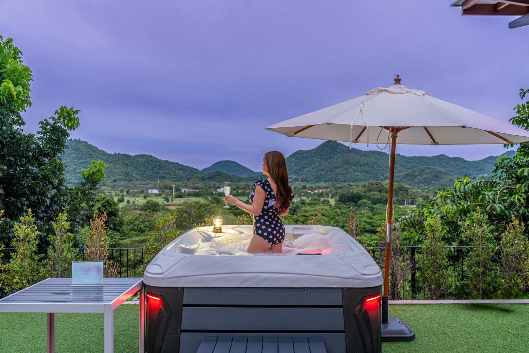 Te Mata Glamping Hotel Nong Nam Daeng Buitenkant foto